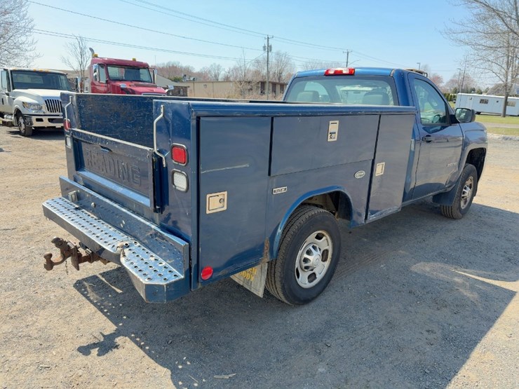 2017-chevrolet-silverado-2500hd-image-5