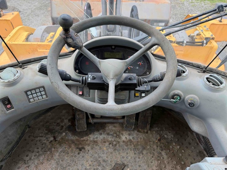 volvo-l180e-image-25