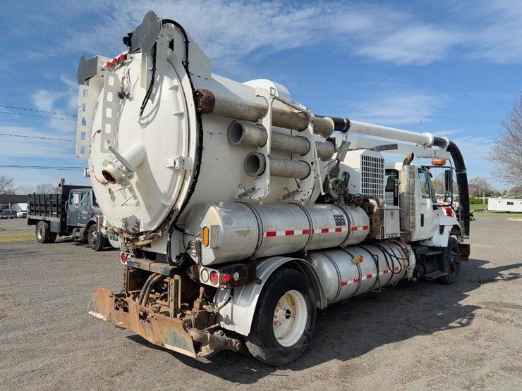 2006-international-7400-image-5