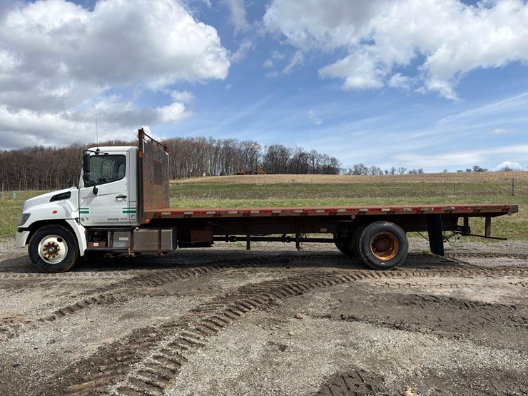 2018-hino-338-image-1