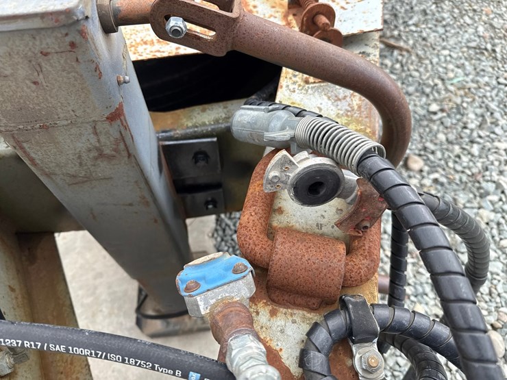 2005-massey-ferguson-8-image-10