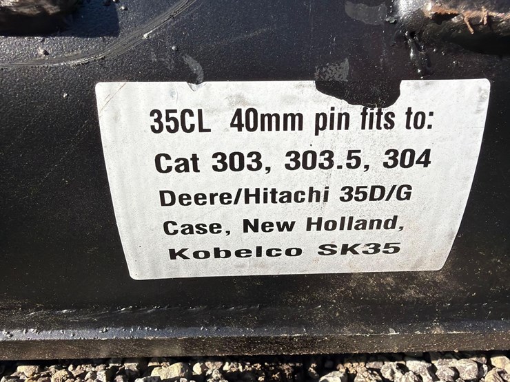 caterpillar-303-image-4