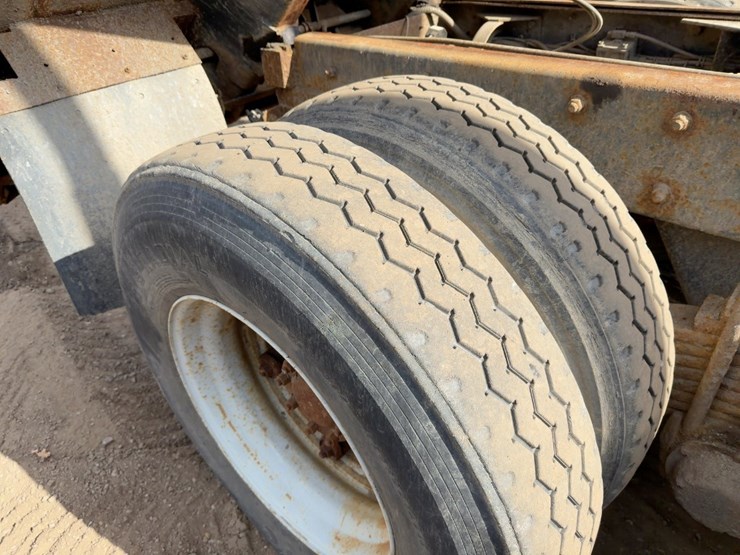 1998-mack-rd690s-image-24