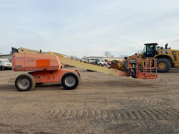 2015-jlg-600s-image-6