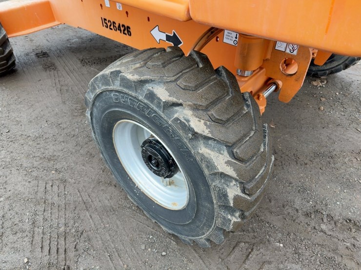 2014-jlg-400s-image-12