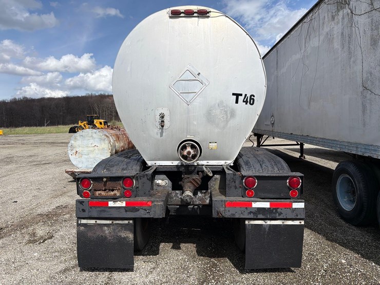 1989-fruehauf-tanker-image-5