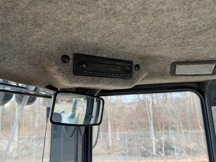 2018-deere-544k-image-25