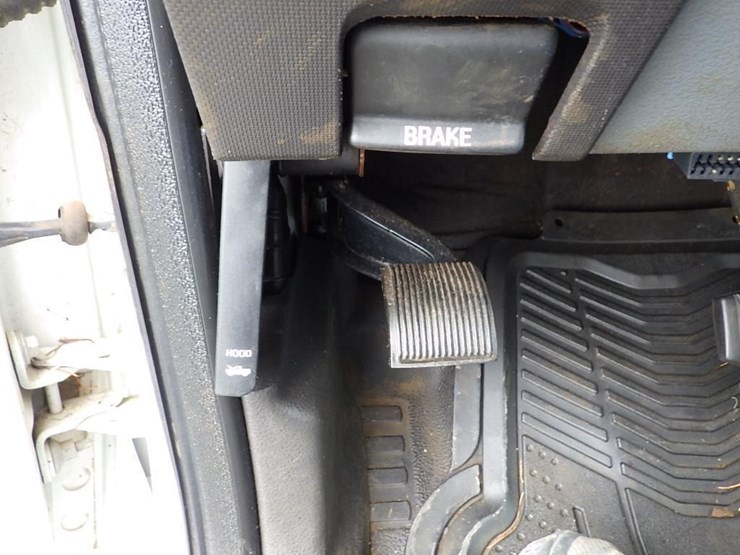 2011-ford-f550-image-32