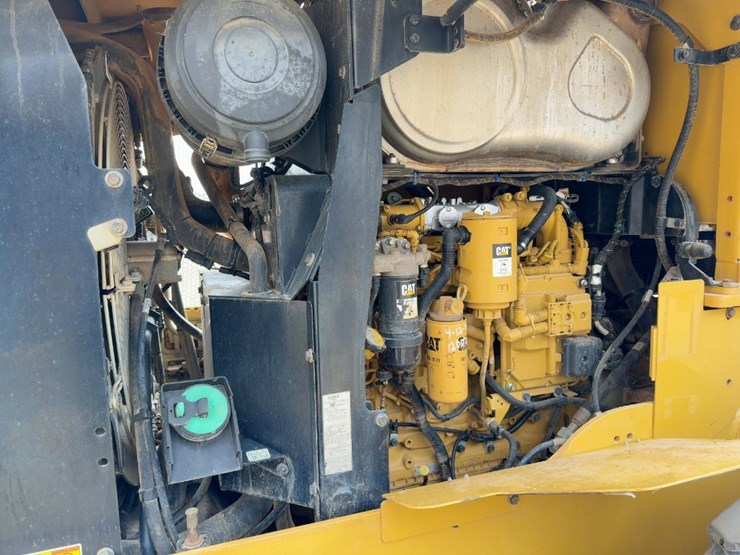 2016-caterpillar-938m-image-19