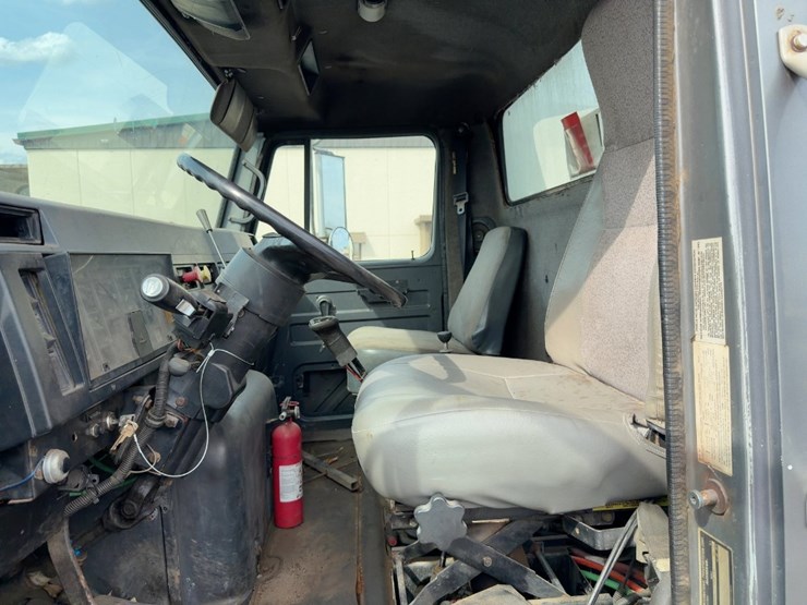 1994-international-8200-image-28