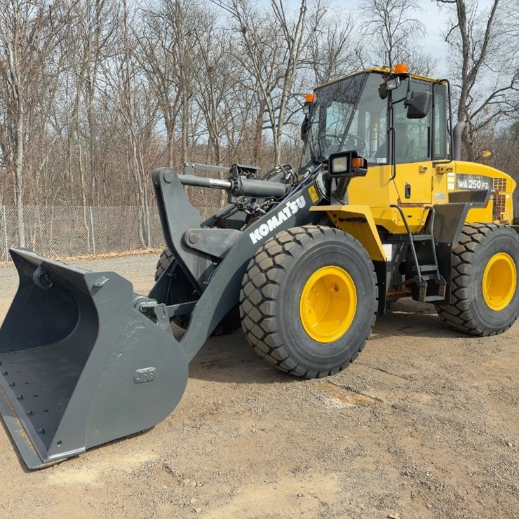 2013 KOMATSU WA250PZ-6