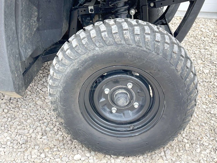 2022-john-deere-gator-image-14