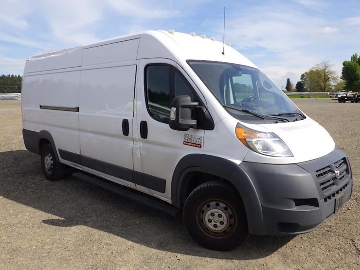 2018-dodge-3500-image-3