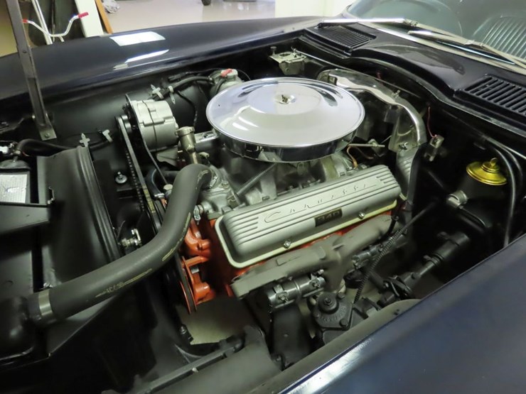 1963-chevrolet-corvette-stingray-split-window-coupe-image-18