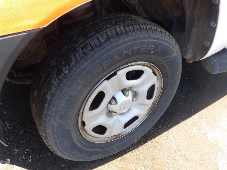 2013-toyota-tacoma-image-11