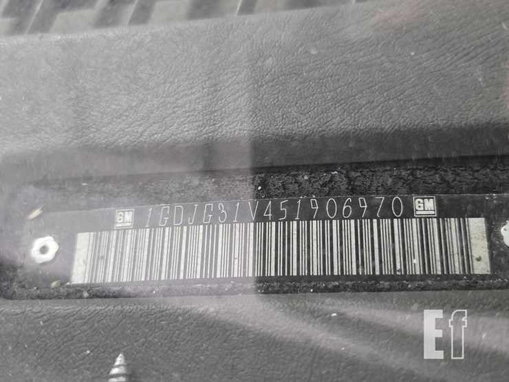 2005-gmc-savana-g3500-image-26