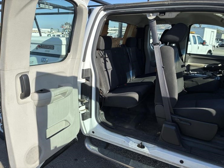 2012-gmc-sierra-2500-image-11