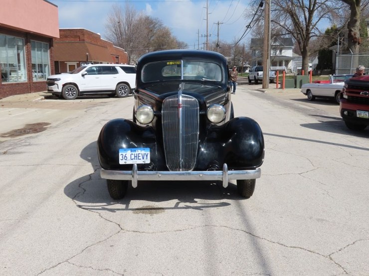 1936-chevrolet-2dr-town-sedan-image-2