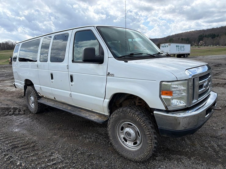 2014-ford-e350-image-3