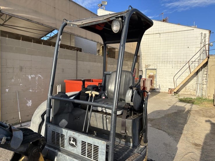 2006-deere-27d-image-20