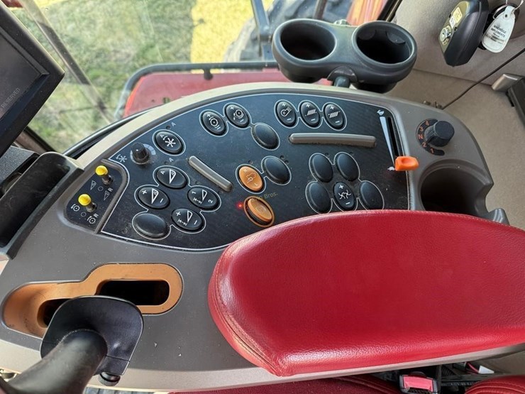 2014-case-ih-8230-image-54