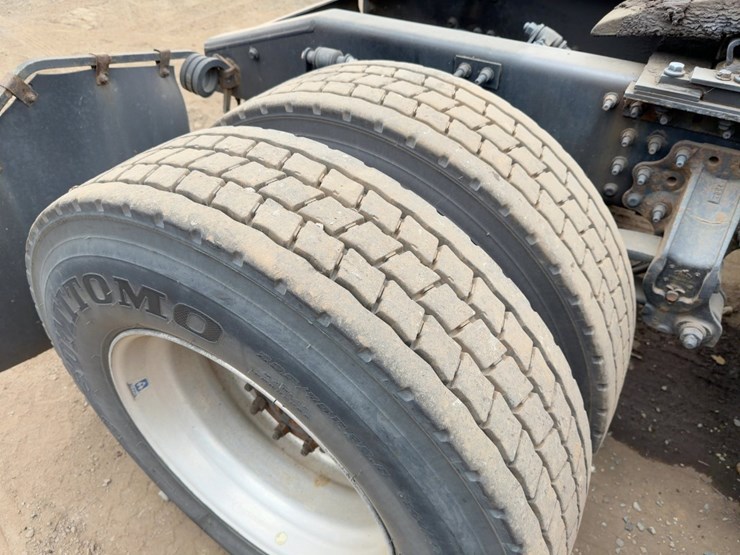 2018-mack-pinnacle-cxu613-image-17