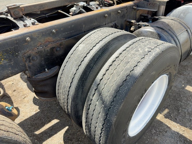 1998-mack-rd690s-image-21