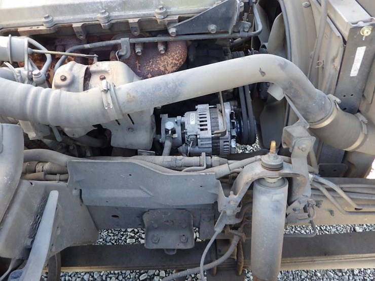 2000-isuzu-nqr-image-14