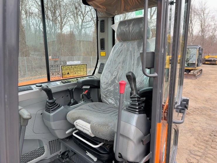 2023-doosan-dx62r-3-image-27