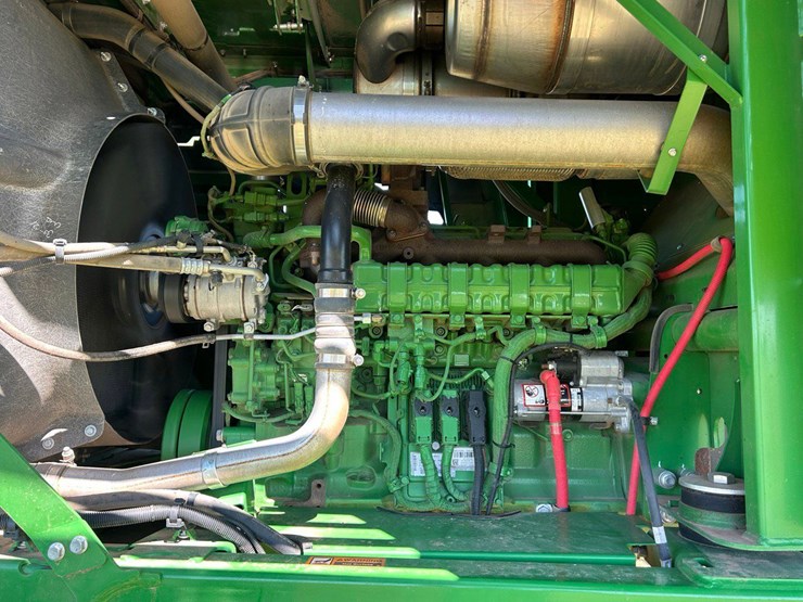 2022-john-deere-w235m-image-37