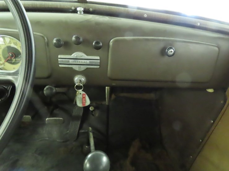 1936-chevrolet-2dr-town-sedan-image-21