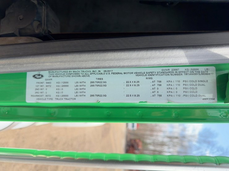 2018-mack-pinnacle-cxu613-image-29