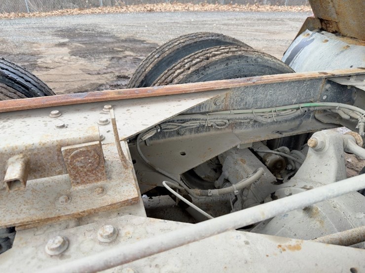 2000-sterling-lt8500-image-17