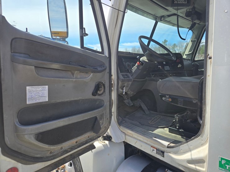 2007-massey-ferguson-8-image-57