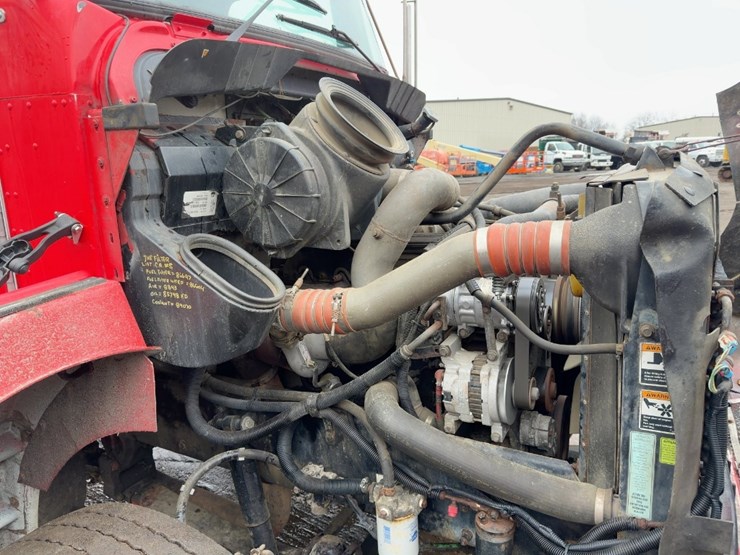 2005-kenworth-t300-image-10