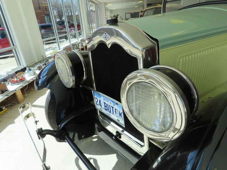 1924-mclaughlin-standard-six-touring-image-16