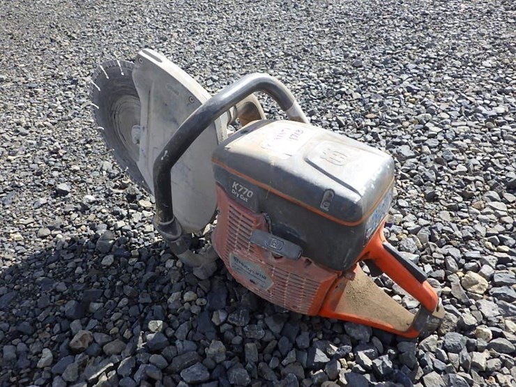 husqvarna-concrete-saw-image-2