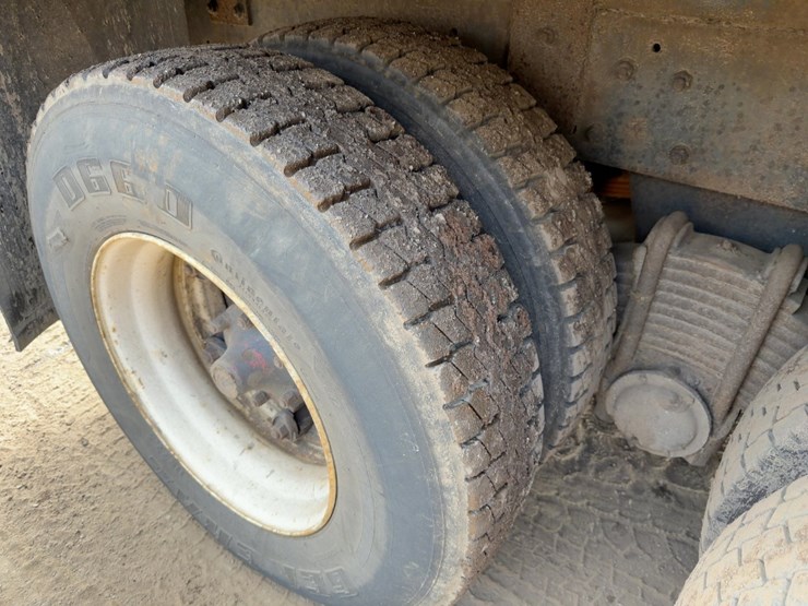 1983-mack-rd685s-image-14