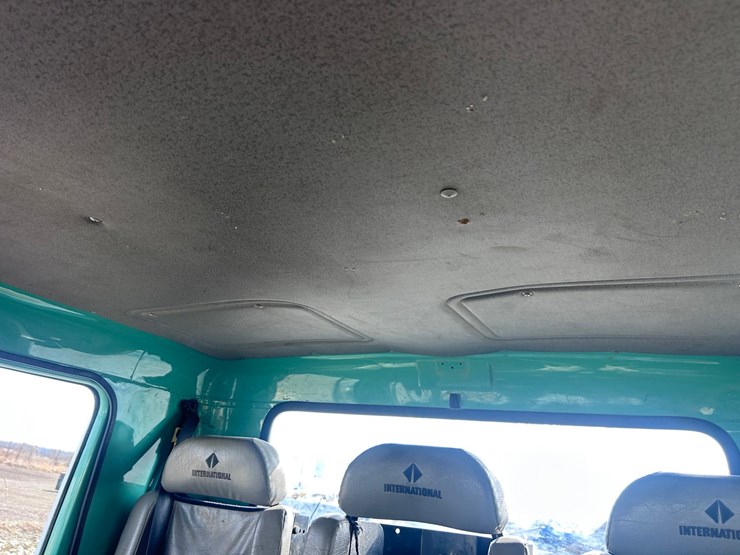 #1008-•-international-cab-and-chassis-image-49