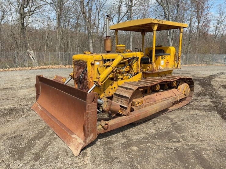 caterpillar-d6-image-1