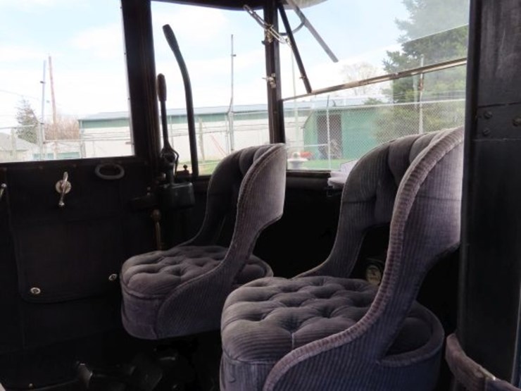 1918-detroit-model-74-brougham-electric-car-image-15