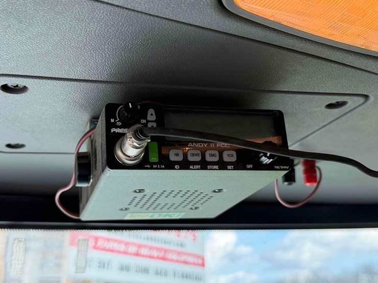 2019-peterbilt-337-image-51