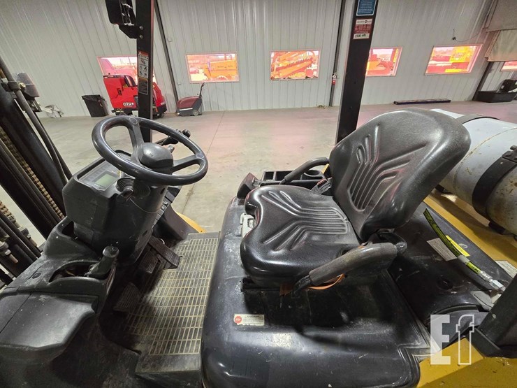 2019-caterpillar-gp25n-image-13