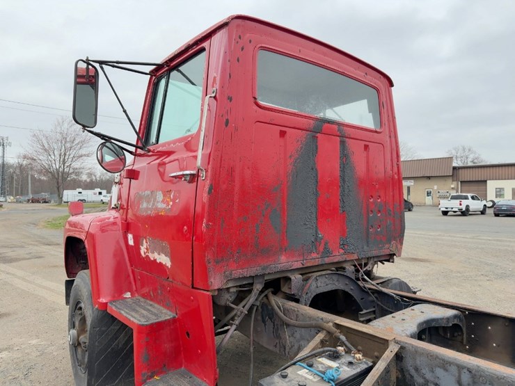 1970-ford-8000-image-17