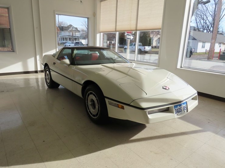 1985-chevrolet-corvette-image-32