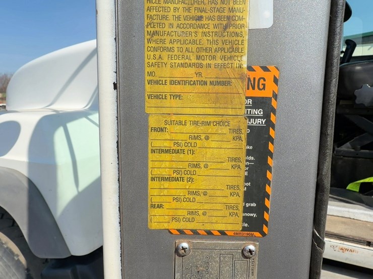 2001-mack-rd688s-image-36