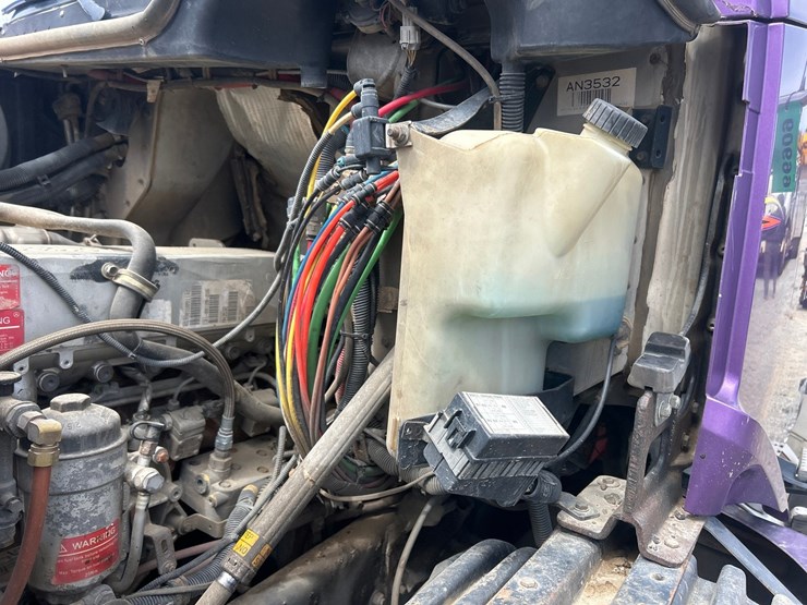 2010-massey-ferguson-8-image-45