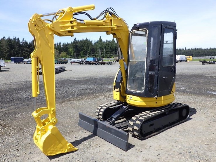 komatsu-pc28uu-2-image-1