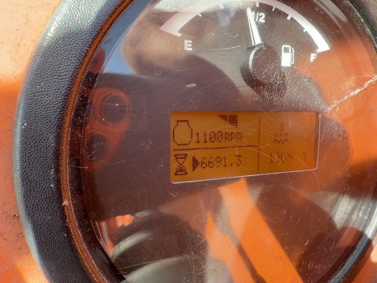 2014-sky-trak-10054-image-18