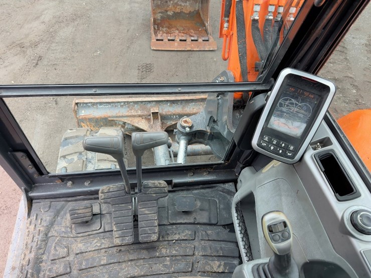 2019-doosan-dx85r-3-image-31